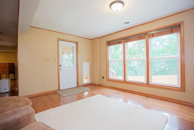 2404 SW Clear Creek Court, Blue Springs, MO 64015