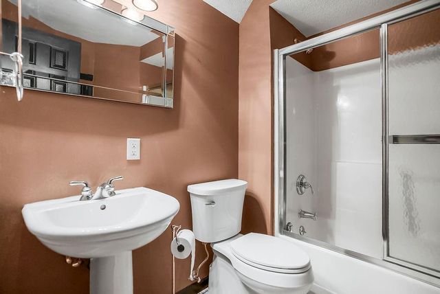 2404 SW Clear Creek Court, Blue Springs, MO 64015