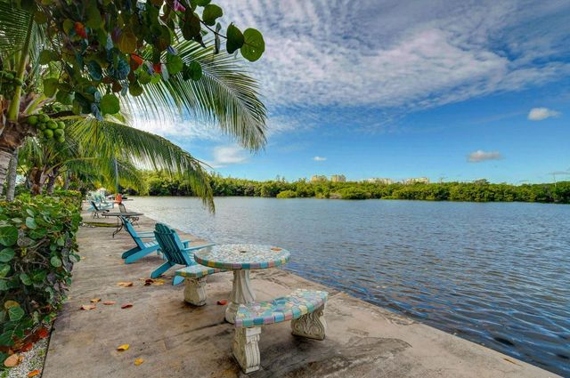 6520 N Ocean Boulevard 24, Ocean Ridge, FL 33435