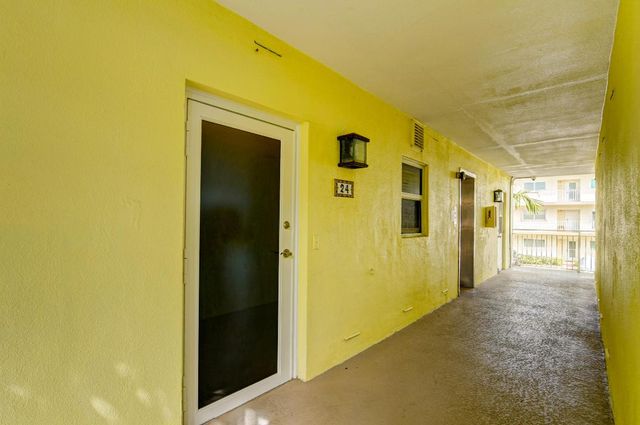 6520 N Ocean Boulevard 24, Ocean Ridge, FL 33435