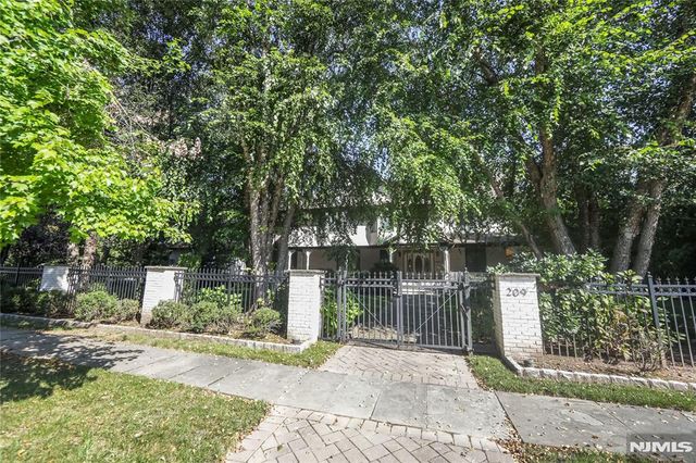209 Maple Street, Englewood, NJ 07631