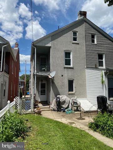 842 CHESTNUT ST, Emmaus, PA 18049