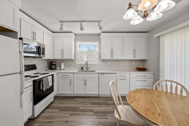 1945 Dark Tower Road, Lexington, KY 40511