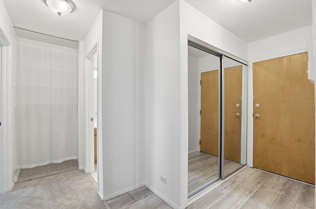 1375 Rebecca Drive 213, Hoffman Estates, IL 60169