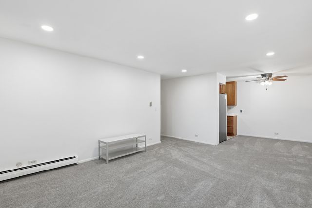 1375 Rebecca Drive 213, Hoffman Estates, IL 60169