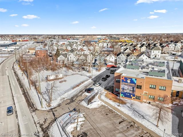 8306 Conant St, Detroit, MI 48211