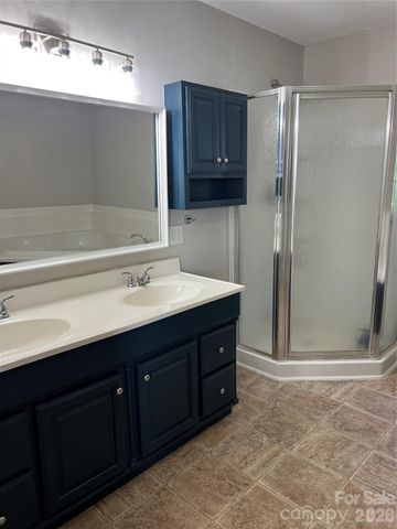 1129 Lyndsey Brooke Court, Lincolnton, NC 28092