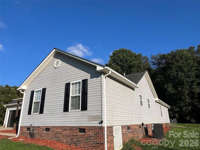 1129 Lyndsey Brooke Court, Lincolnton, NC 28092