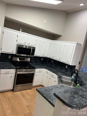 1129 Lyndsey Brooke Court, Lincolnton, NC 28092