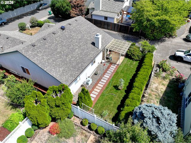 17440 Sw STARK St, Beaverton, OR 97006