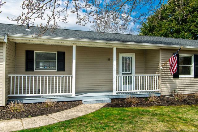 11 Akron Place, Shoreham, NY 11786