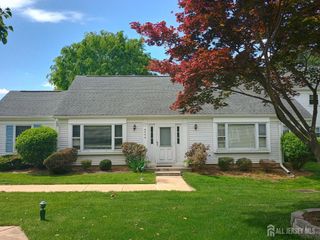 640-A Yorkshire Lane A, Monroe, NJ 08831
