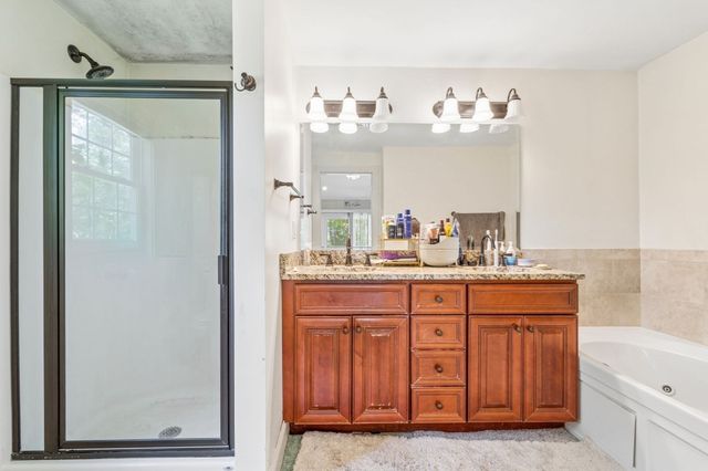 811 Chase Rd, Lunenburg, MA 01462