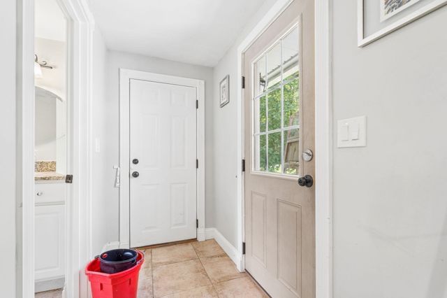 811 Chase Rd, Lunenburg, MA 01462