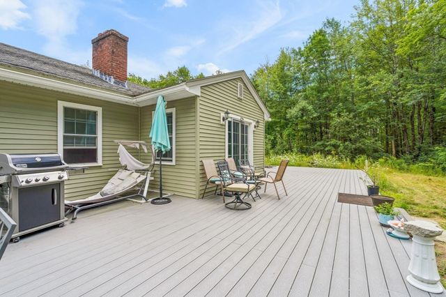 811 Chase Rd, Lunenburg, MA 01462