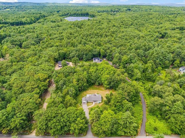 811 Chase Rd, Lunenburg, MA 01462