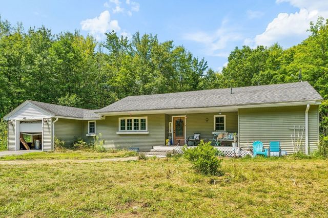 811 Chase Rd, Lunenburg, MA 01462