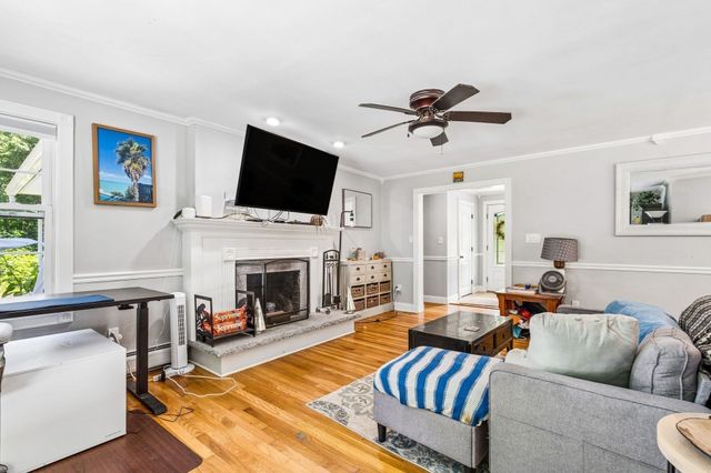 811 Chase Rd, Lunenburg, MA 01462