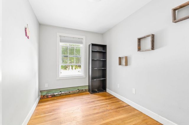 811 Chase Rd, Lunenburg, MA 01462