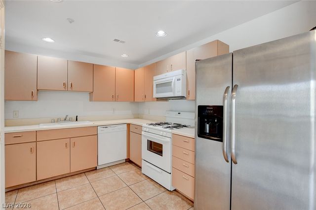 230 East Flamingo Road 404, Las Vegas, NV 89169