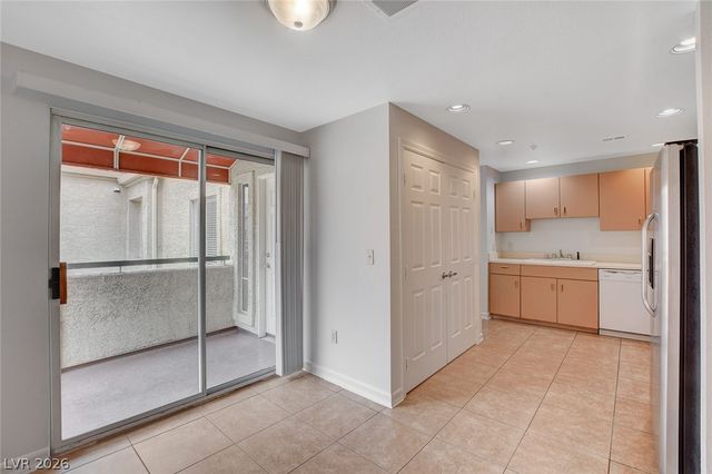 230 East Flamingo Road 404, Las Vegas, NV 89169