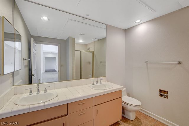 230 East Flamingo Road 404, Las Vegas, NV 89169