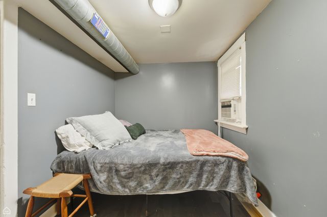 4026 N Kimball Avenue, Chicago, IL 60618