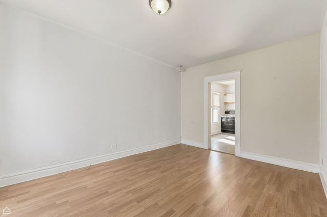 4026 N Kimball Avenue, Chicago, IL 60618