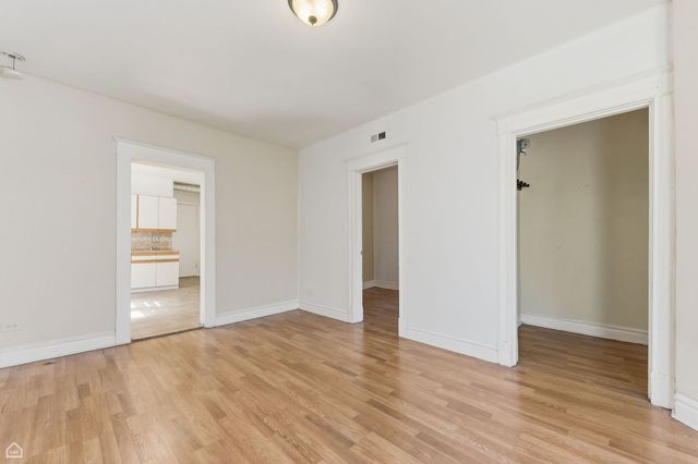 4026 N Kimball Avenue, Chicago, IL 60618