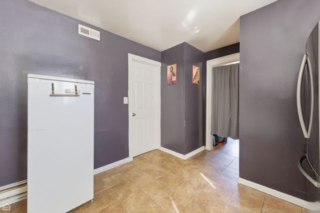 4026 N Kimball Avenue, Chicago, IL 60618