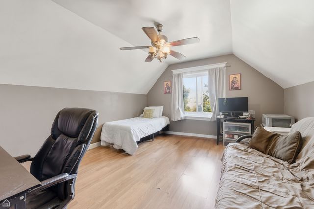 4026 N Kimball Avenue, Chicago, IL 60618