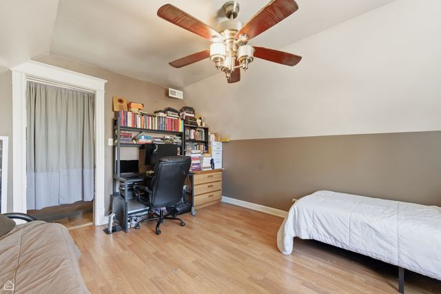 4026 N Kimball Avenue, Chicago, IL 60618