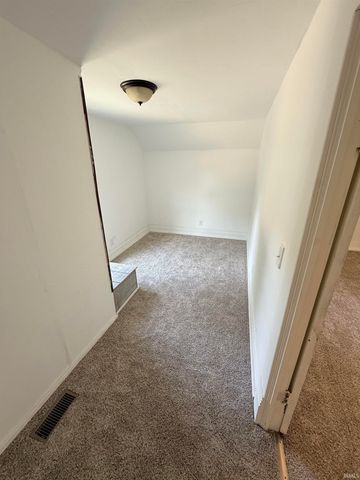 320 W Clay Street, Logansport, IN 46947