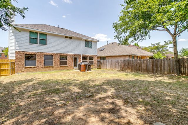 2875 Grandview Drive, Grand Prairie, TX 75052