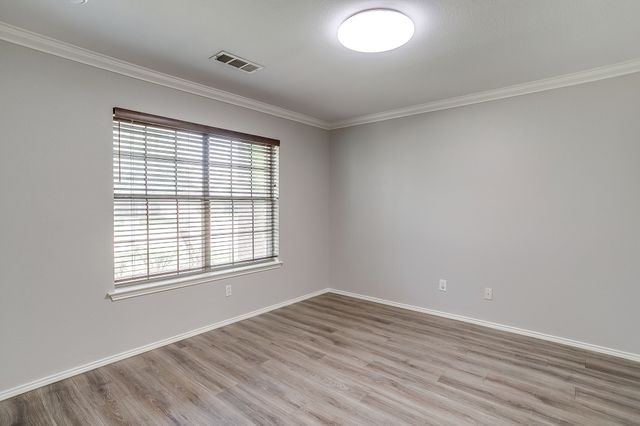 2875 Grandview Drive, Grand Prairie, TX 75052