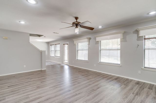 2875 Grandview Drive, Grand Prairie, TX 75052