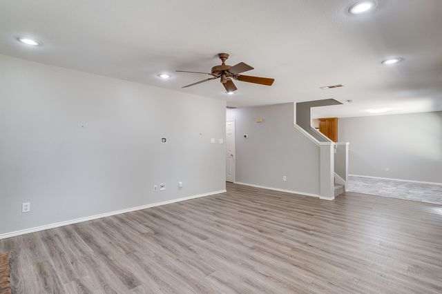 2875 Grandview Drive, Grand Prairie, TX 75052