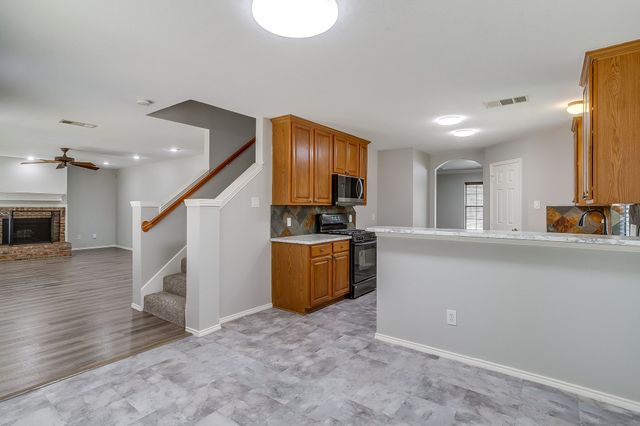 2875 Grandview Drive, Grand Prairie, TX 75052