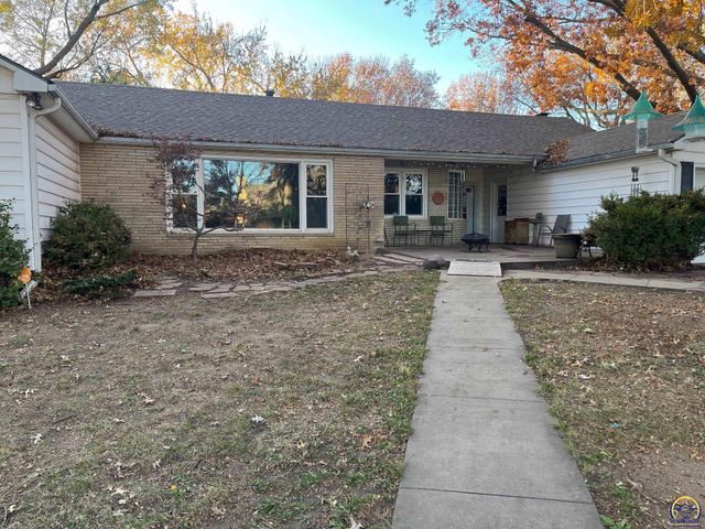 1129 SW Prairie RD, Topeka, KS 66604