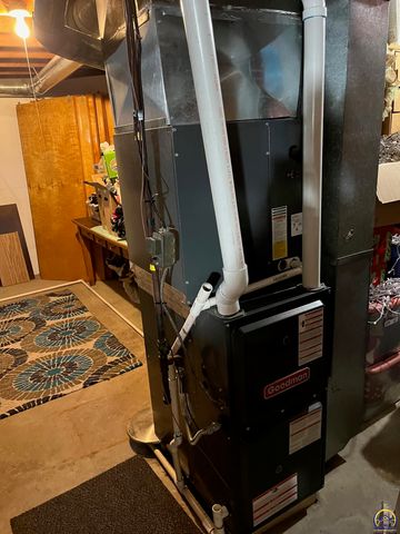 1129 SW Prairie RD, Topeka, KS 66604