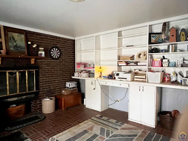 1129 SW Prairie RD, Topeka, KS 66604