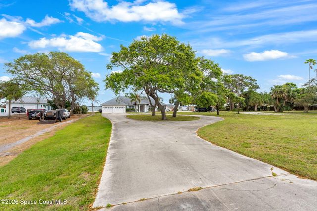 2729 Pineapple Avenue, Melbourne, FL 32935