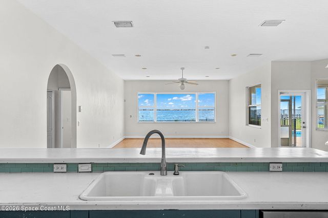 2729 Pineapple Avenue, Melbourne, FL 32935