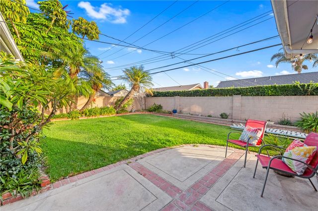 6682 Alexandria, Huntington Beach, CA 92647