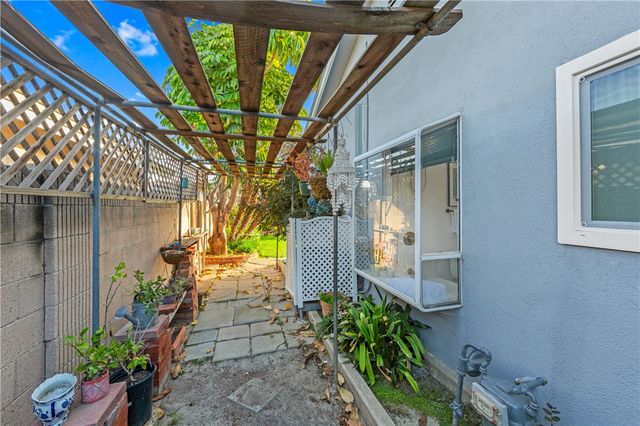 6682 Alexandria, Huntington Beach, CA 92647