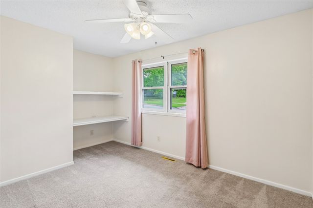 1317 E Clinton Avenue, Indianola, IA 50125