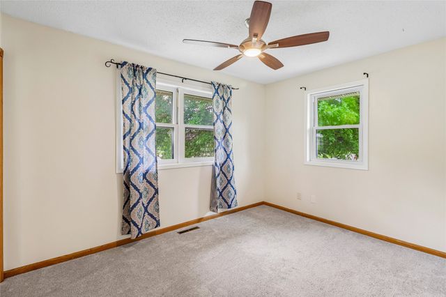 1317 E Clinton Avenue, Indianola, IA 50125