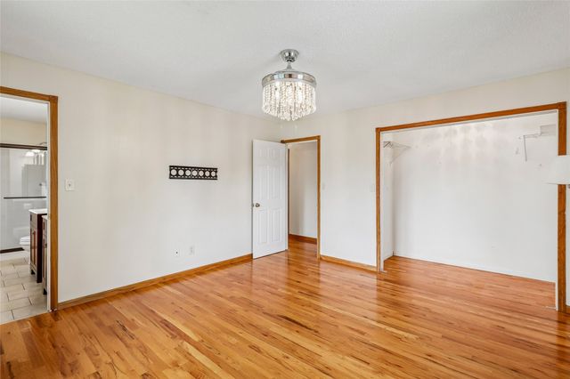 1317 E Clinton Avenue, Indianola, IA 50125