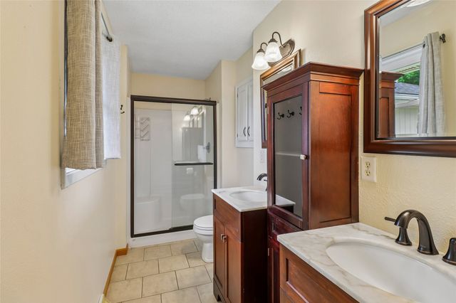 1317 E Clinton Avenue, Indianola, IA 50125