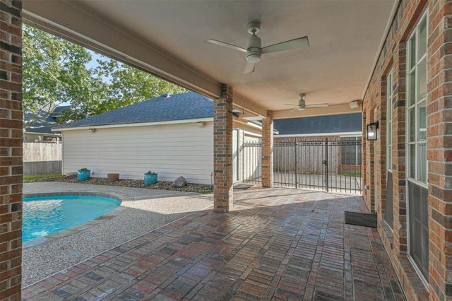 13722 Greenwood Manor Drive, Cypress, TX 77429